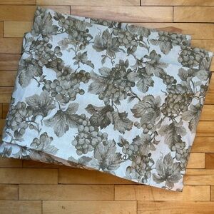 Williams Sonoma Tablecloth Elegant Leaf Grape Pattern Linen Blend Dining 70x90